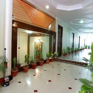 Hotel Mandakini Palace 坎普尔 外观 照片